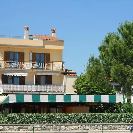 Stella Mare Apartment *